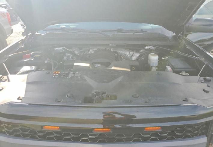 Salvage 2016 Chevrolet Silverado K1500 Lt in Black