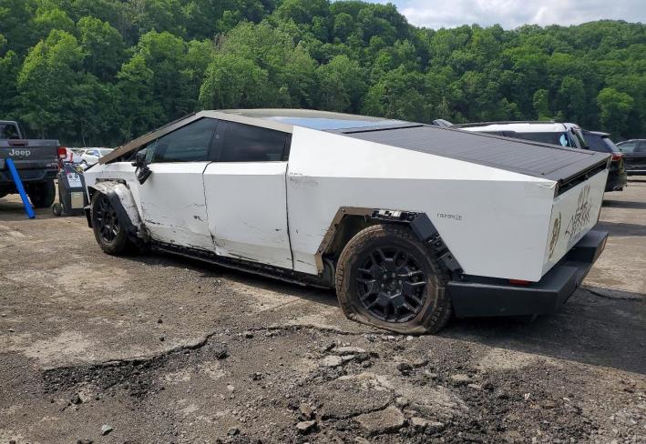 Salvage 2024 Tesla Cybertruck  in White