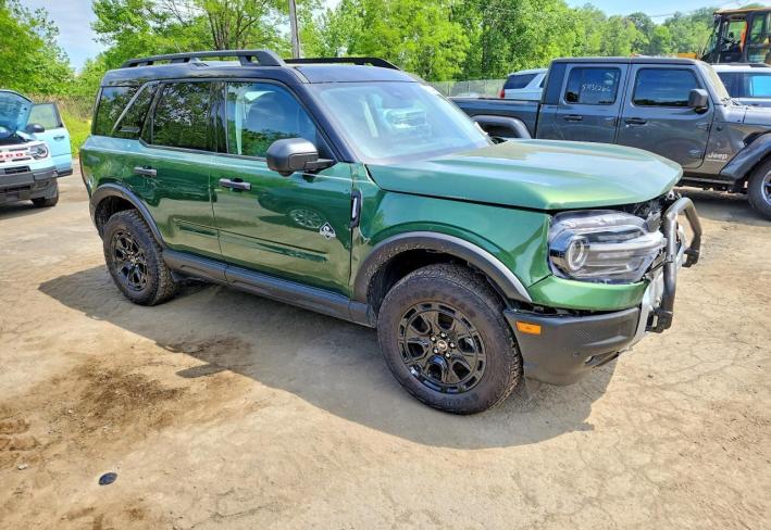 Salvage 2025 Ford Bronco Sport Outer Banks in Green