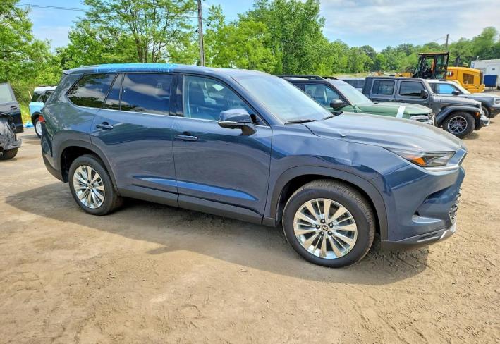 Salvage 2026 Toyota Grand Highlander Platinum in Blue