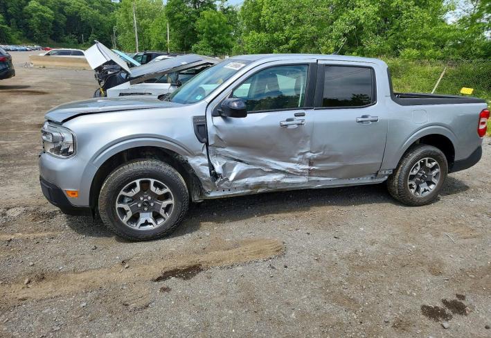 Salvage 2024 Ford Maverick Lariat in Silver