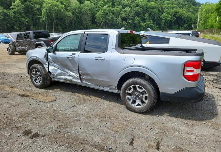Salvage 2024 Ford Maverick Lariat in Silver