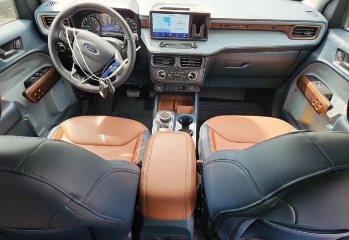 Salvage 2024 Ford Maverick Lariat in Silver