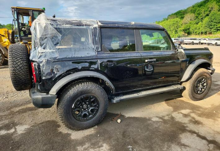 Salvage 2024 Ford Bronco Wildtrak in Black