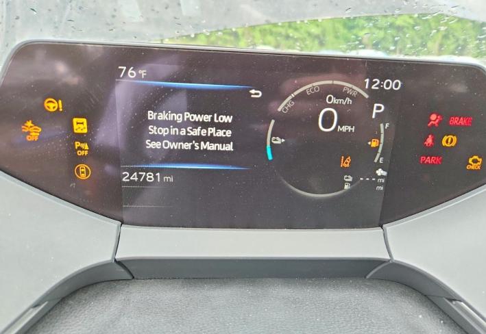 Salvage 2024 Toyota Prius  in 