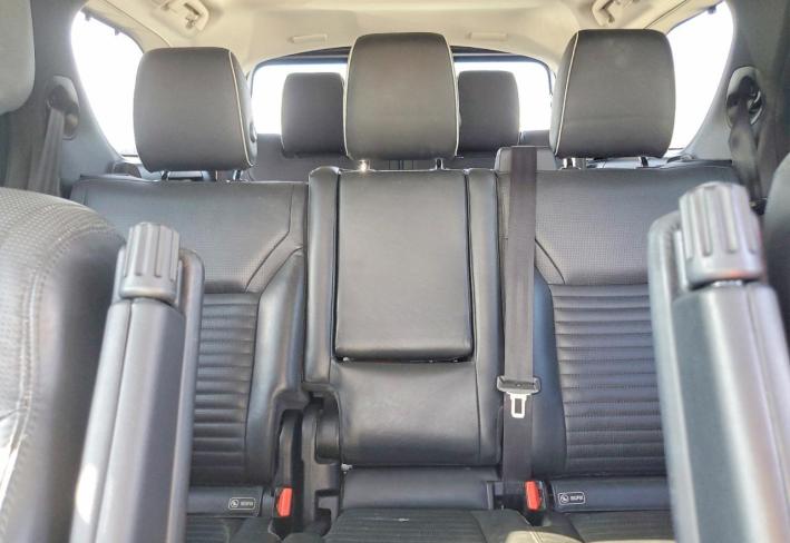 Salvage 2017 Land Rover Discovery Hse Luxury Tdsl in White