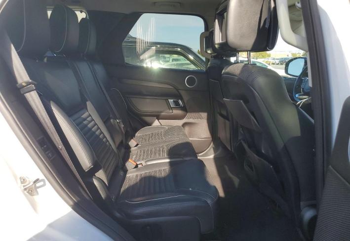 Salvage 2017 Land Rover Discovery Hse Luxury Tdsl in White