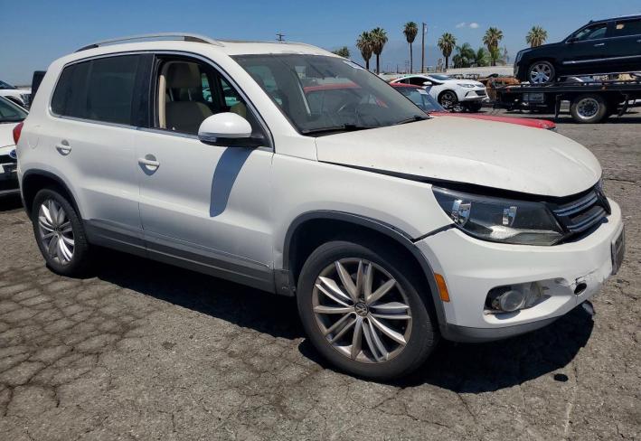 Salvage 2012 Volkswagen Tiguan Se in White