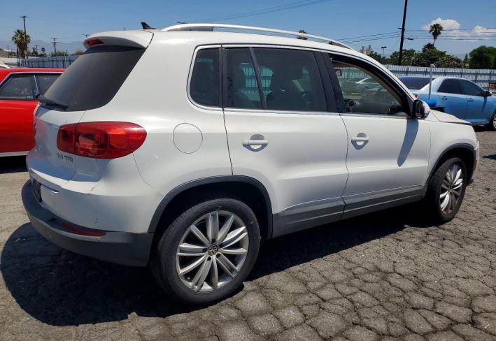 Salvage 2012 Volkswagen Tiguan Se in White