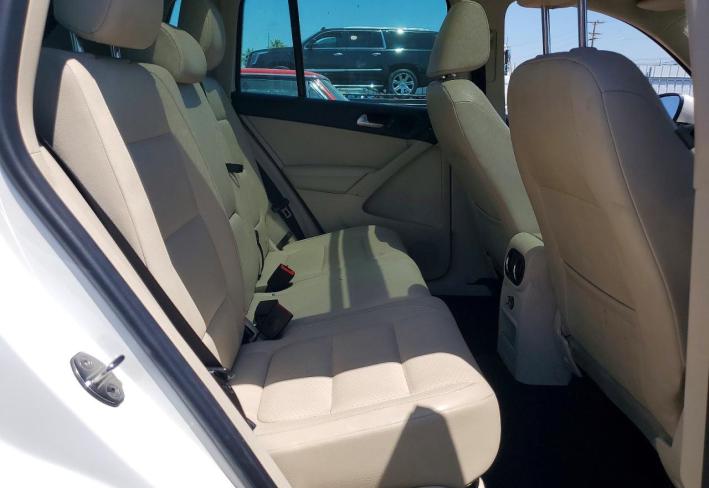 Salvage 2012 Volkswagen Tiguan Se in White