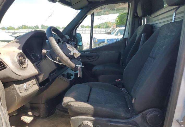 Salvage 2025 Mercedes-benz Sprinter 2500 Delivery Van in White