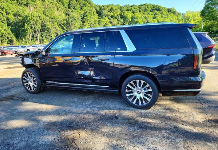 Salvage 2026 Cadillac Escalade Esv Platinum Luxury in Черный