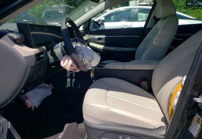 Salvage 2025 Hyundai Sonata Hybrid in Черный