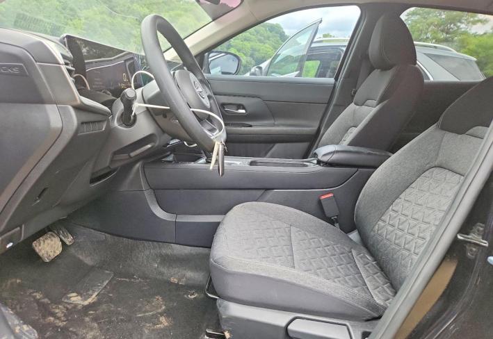 Salvage 2026 Nissan Kicks Sv in Black