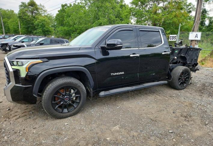 Salvage 2023 Toyota Tundra Limited in Черный