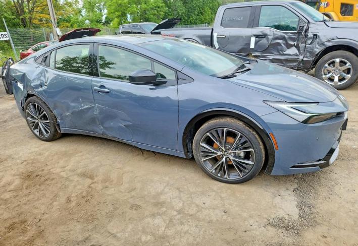 Salvage 2026 Toyota Prius Xle in Gray