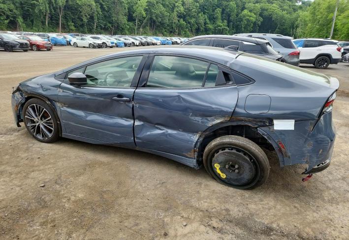 Salvage 2026 Toyota Prius Xle in Gray