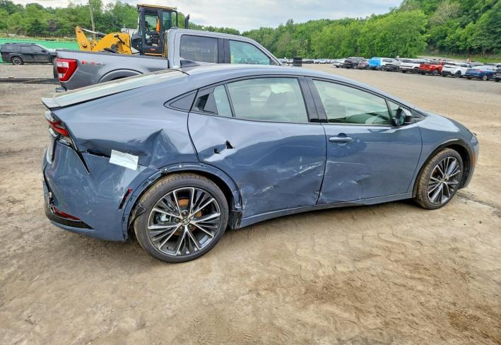 Salvage 2026 Toyota Prius Xle in Gray