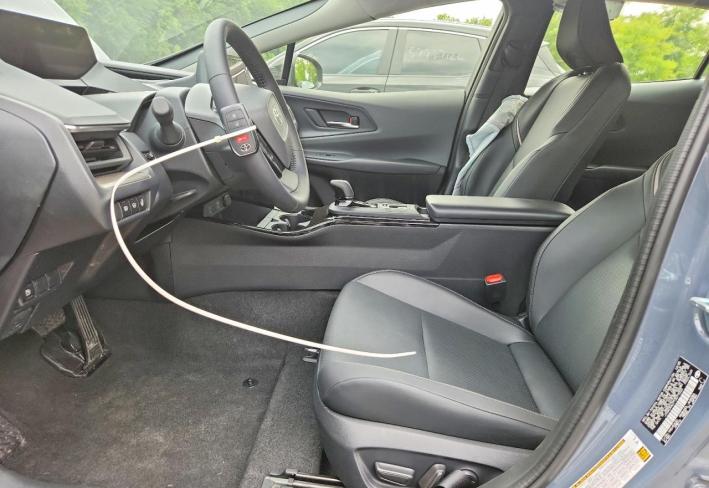 Salvage 2026 Toyota Prius Xle in Gray