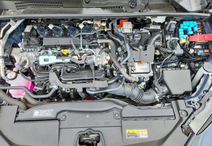Salvage 2026 Toyota Prius Xle in Gray
