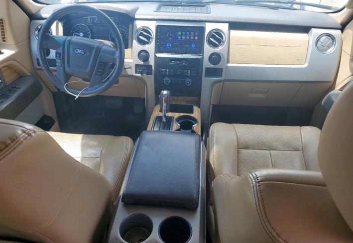 Salvage 2011 Ford F150 Lariat 5.0 in Белый