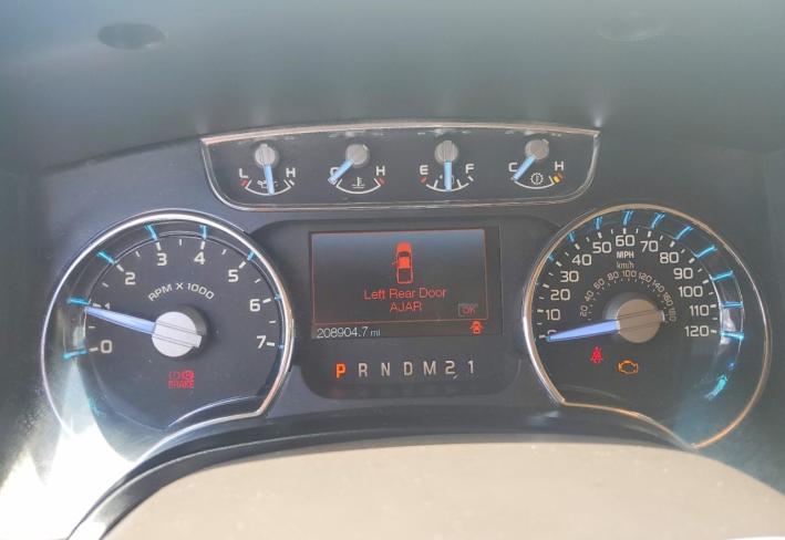 Salvage 2011 Ford F150 Lariat 5.0 in Белый
