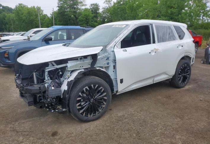 Salvage 2026 Nissan Rogue Dark Armor in Белый