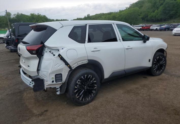 Salvage 2026 Nissan Rogue Dark Armor in Белый