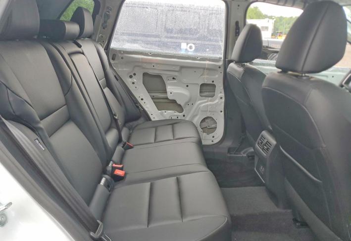 Salvage 2026 Nissan Rogue Dark Armor in Белый