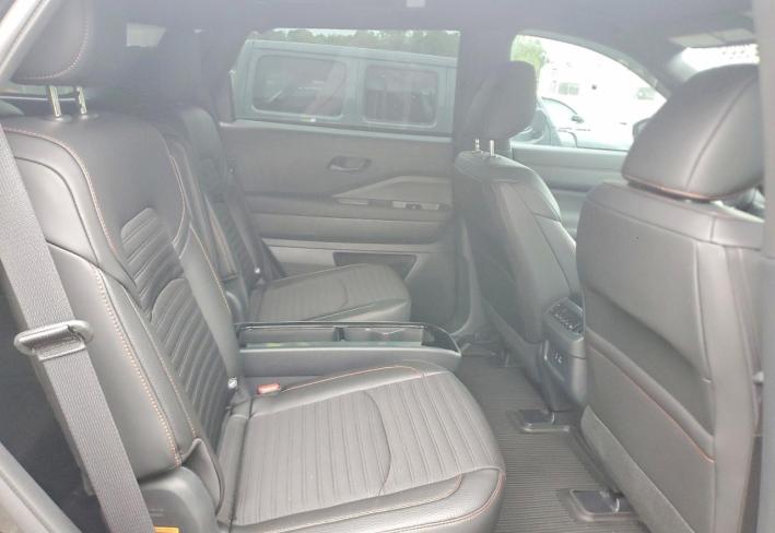 Salvage 2025 Nissan Pathfinder Rock Creek in Black