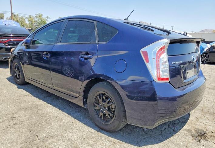 Salvage 2014 Toyota Prius Two in Синий