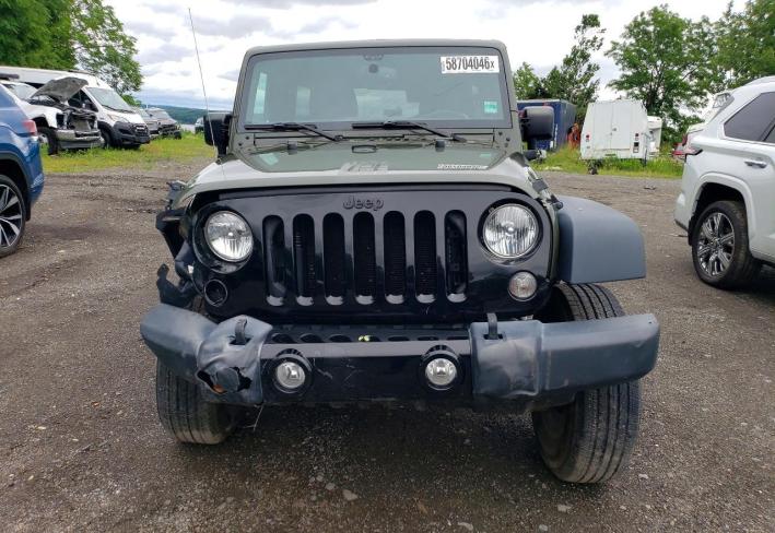 Salvage 2016 Jeep Wrangler Unlimited Sport in Зеленый