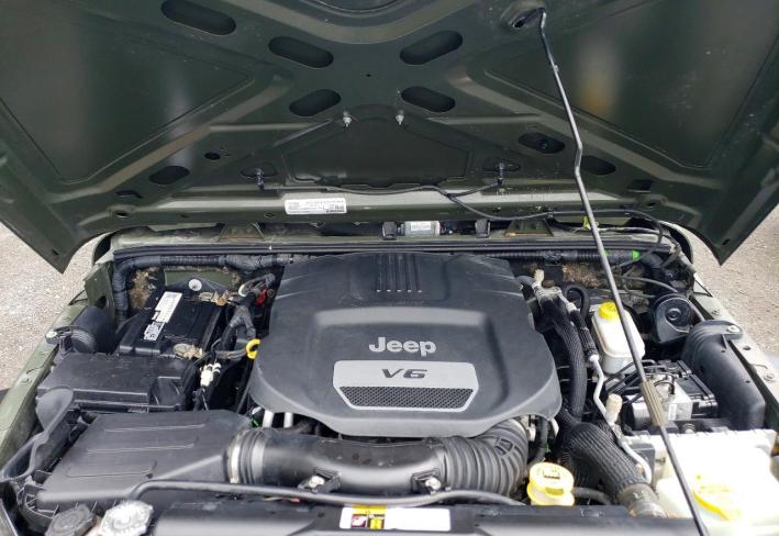 Salvage 2016 Jeep Wrangler Unlimited Sport in Зеленый