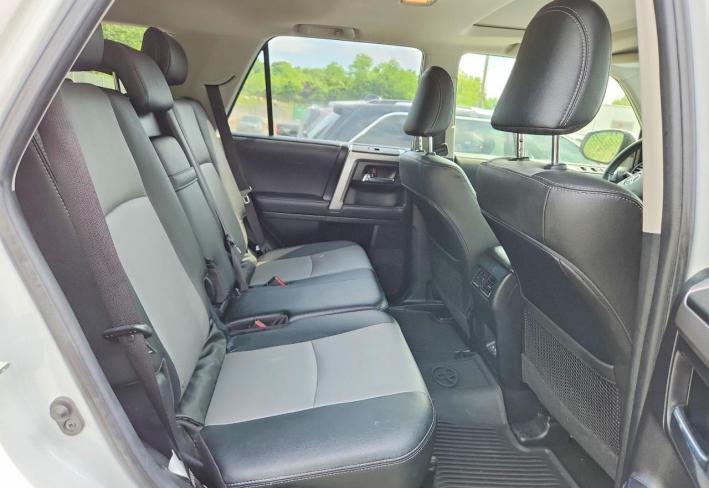 Salvage 2024 Toyota 4runner  in White