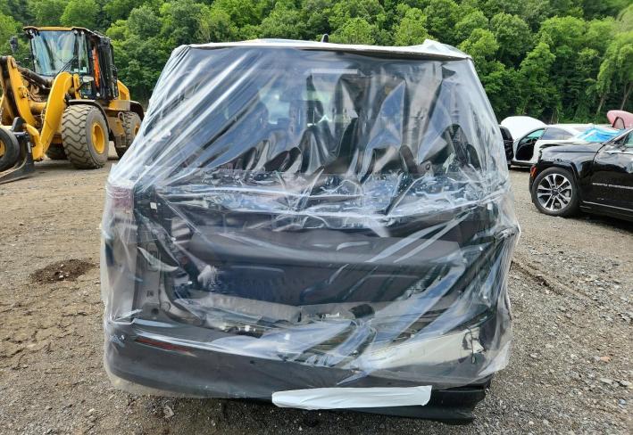 Salvage 2024 Toyota Sienna Xle in Gray