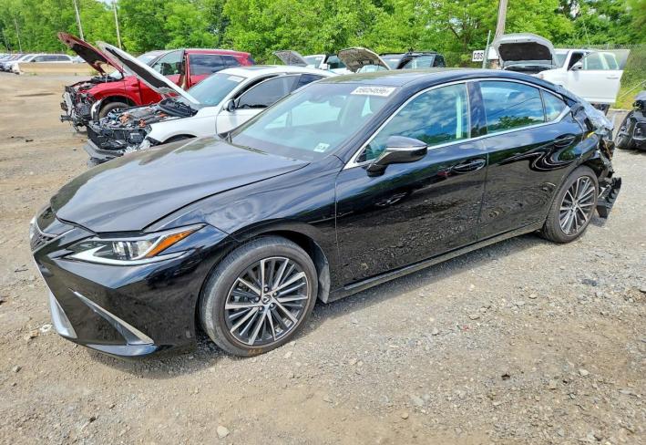 Salvage 2024 Lexus Es 350  in Black