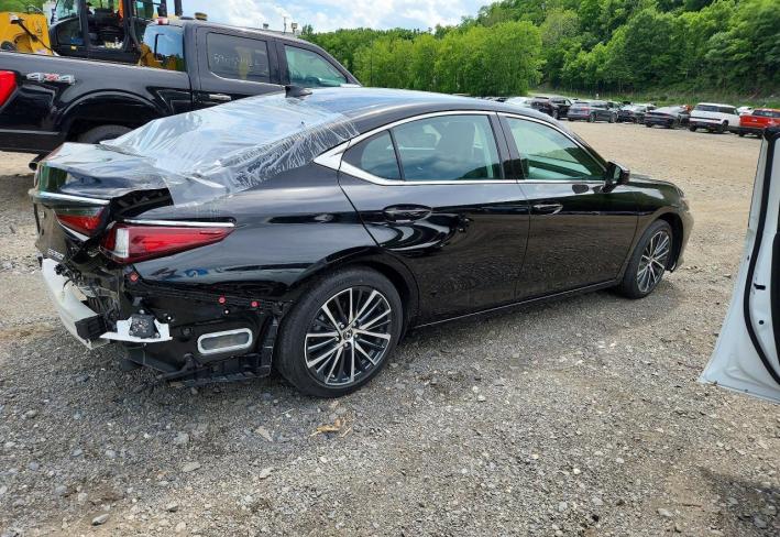 Salvage 2024 Lexus Es 350  in Black