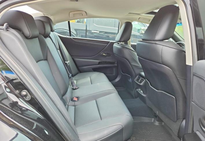 Salvage 2024 Lexus Es 350  in Black