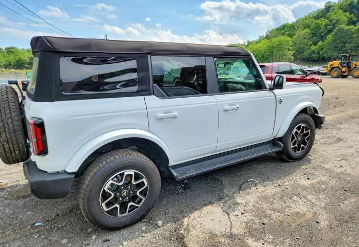 Salvage 2025 Ford Bronco Outer Banks in White