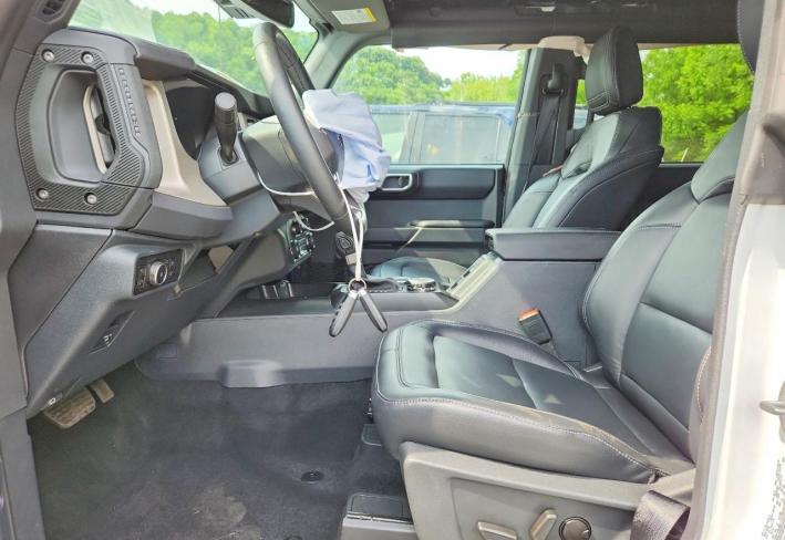 Salvage 2025 Ford Bronco Outer Banks in White