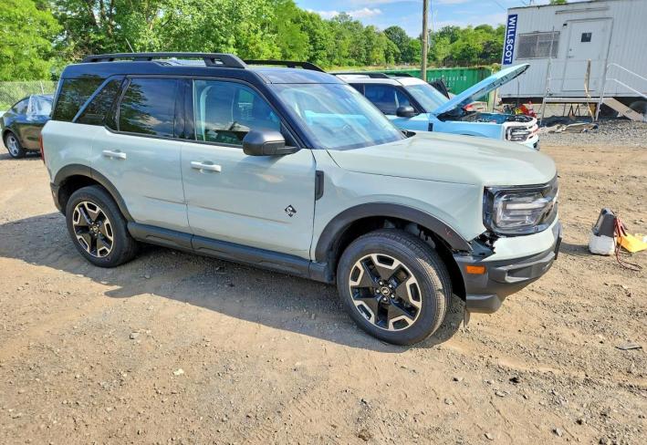 Salvage 2024 Ford Bronco Sport Outer Banks in Green