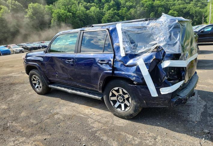 Salvage 2019 Toyota 4runner Trd Off-road in Blue