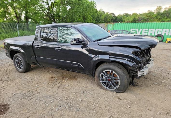 Salvage 2025 Toyota Tacoma Trd Sport in Black