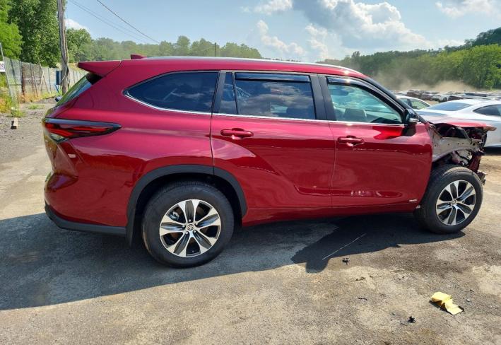 Salvage 2025 Toyota Highlander Awd Hybrid 4d 2.5l Xle in Бордовый