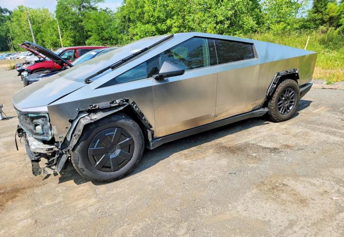 Salvage 2026 Tesla Cybertruck  in Серебристый