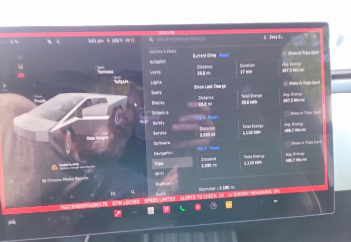 Salvage 2026 Tesla Cybertruck  in Серебристый