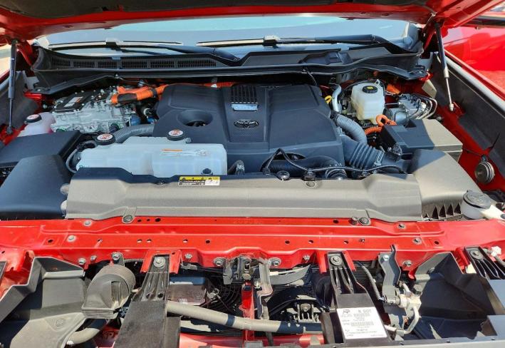 Salvage 2024 Toyota Tundra Capstone in Красный