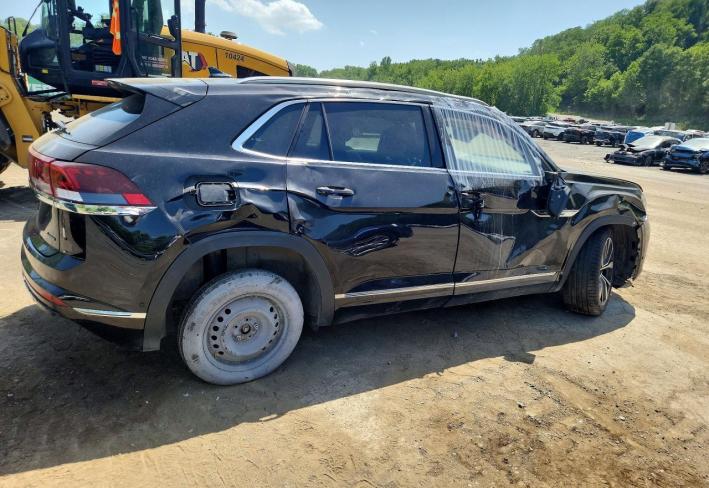 Salvage 2024 Volkswagen Atlas Cross Sport Sel Premium R-line in Черный