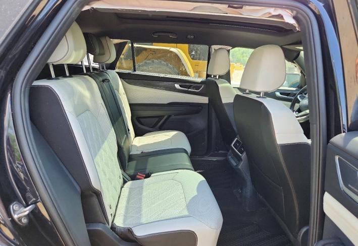 Salvage 2024 Volkswagen Atlas Cross Sport Sel Premium R-line in Черный