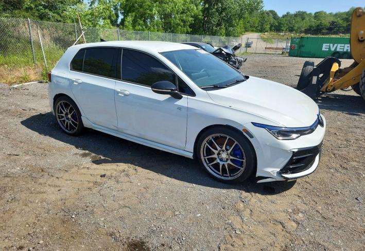 Salvage 2025 Volkswagen Golf R in Белый